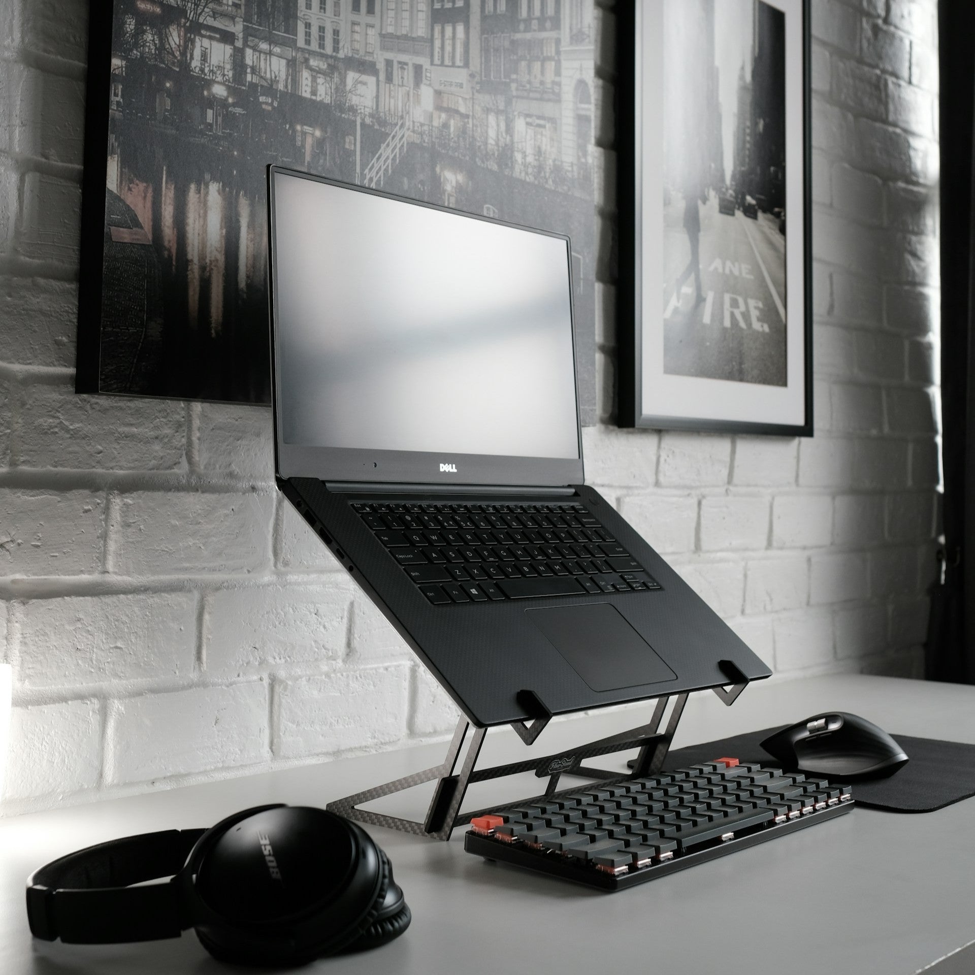 Laptop Stands & Cooling Pads